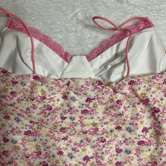 Princess Polly size 2 floral lace tank top - Picture 4 of 6